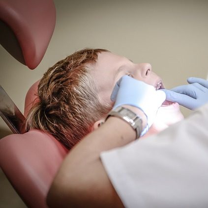 cropped-dentist-428646_640.jpg
